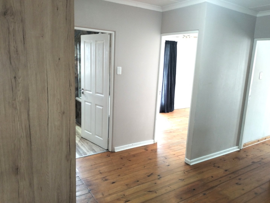 To Let 2 Bedroom Property for Rent in Aalwyndal Western Cape